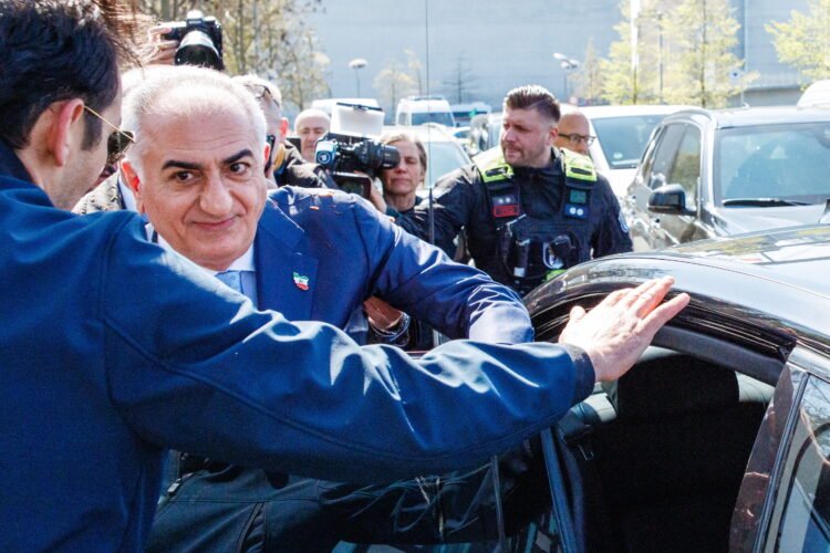 Son of the last shah of Iran was hit with red liquid in Berlin (see video)