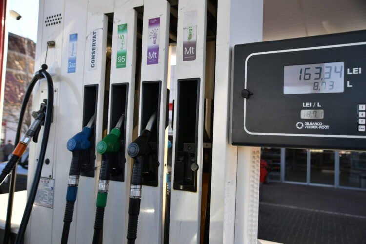Gasoline is getting more expensive, diesel is getting cheaper: fuel prices in Moldova on April 24