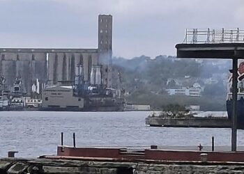 Photo of the day: Regla’s dump is back to work, after the arrival of Russian oil