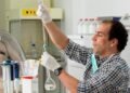 Argentina investigates a Cuban denounced for offering to cure cancer