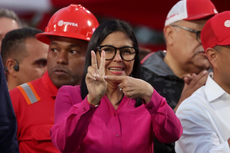 100 days of Delcy Rodríguez as president with her back to the CRBV