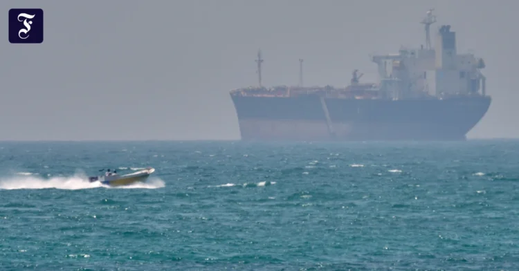 Liveblog Iran War: Iran apparently attacks several freighters