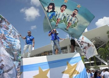 Free Fan Fest, theme bars and promotions on accommodation for fans