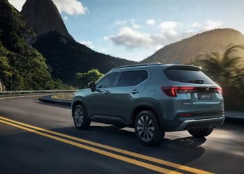 A carmaker lowers the price of three of its cars, freezes the rest and sells them in installments at 0 rate
