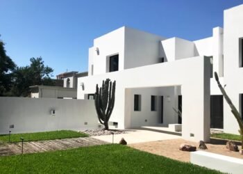 How much does it cost to paint a complete house of 100 square meters in April 2026