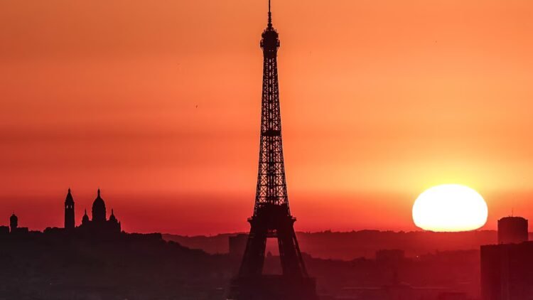 The probability of a super El Niño capable of altering the global climate increases