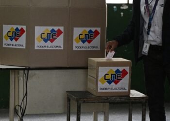 Electoral specialists propose transitional law to stop TSJ blockades
