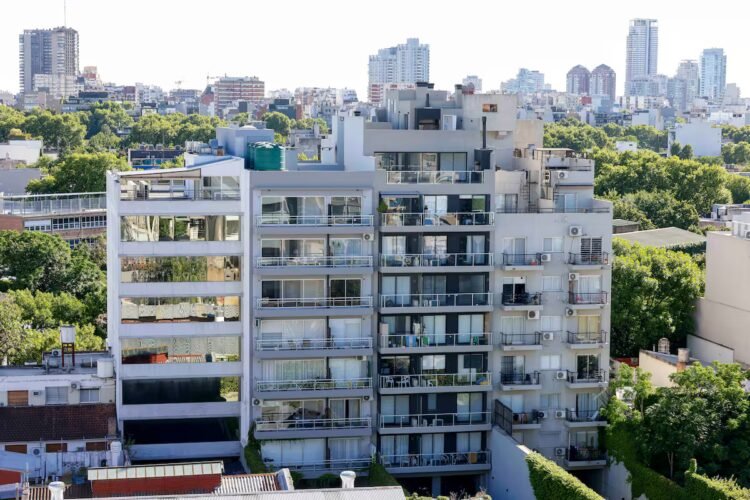 Contradictory data: in March more properties were sold but mortgage credit falls; how to explain