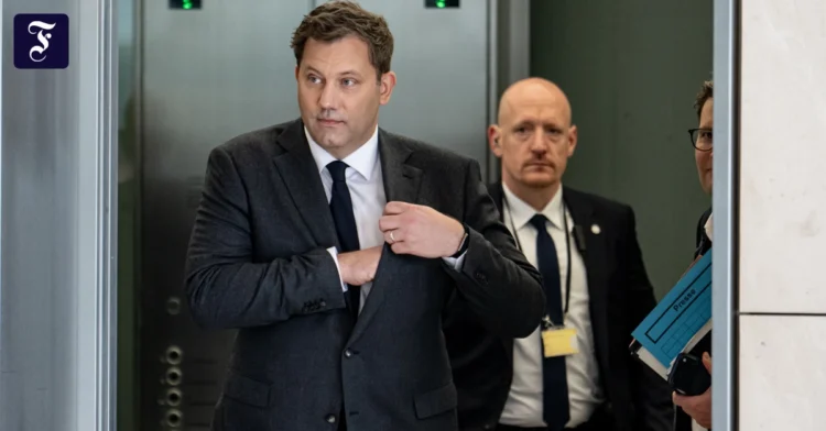 U-turn by Lars Klingbeil in the fight against tax fraud