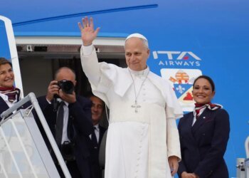 Pope Leo XIV responds “without fear” to Trump