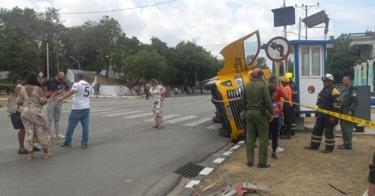 Havana: A ‘gazelle’, hit by a fire tanker truck in Vedado