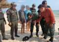 Gas-powered gun discovered at Ochheuteal beach in Sihanoukville