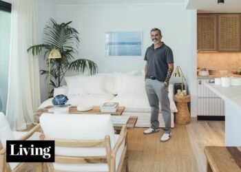 A two-room environment with a beachy feel for a graphic designer who loves surfing