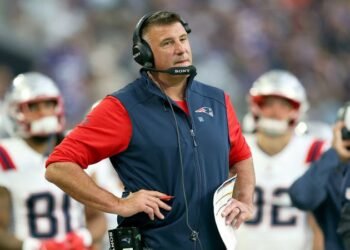 Mike Vrabel: New England Patriots coach is seeking counseling and will miss Day 3 of the NFL draft, report says