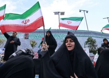 Live updates: White House says Iran war ceasefire will continue if Strait of Hormuz is open