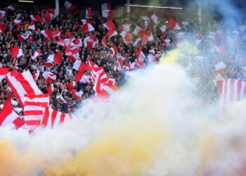 Slobodna Dalmacija – Delije burned Croatian flags and sang songs by Croatian singers at the derby