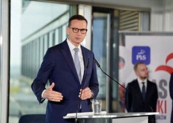 “Stop subsidizing China now,” says former Polish PM