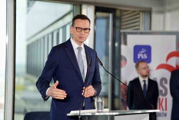 “Stop subsidizing China now,” says former Polish PM