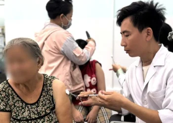 Suspected rabid dog attacks 3 people, kills 4 puppies in Ho Chi Minh City