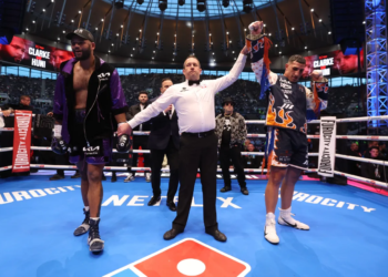 Huni outpoints Clarke in tense heavyweight showdown