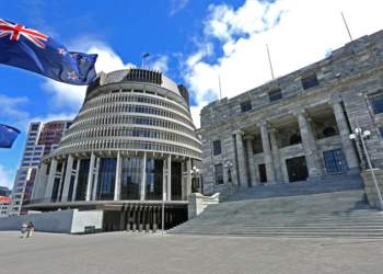 Poll result: National falls in favour, coalition count lower than left bloc