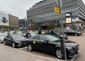 Inspection finds most taxis in Helsinki errant