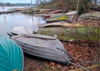 Helsinki to remove unauthorised boats from Lauttasaari beaches
