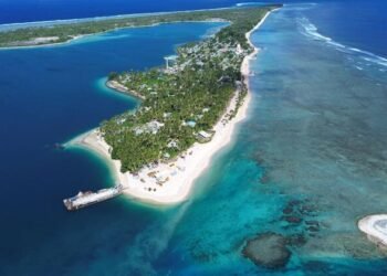 Earth Day: The battle to save a drowning Pacific island nation