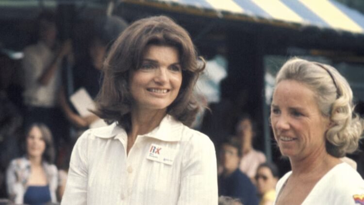 She competed with Jackie, advised Carolyn Bessette and Taylor Swift recognizes her as “an inspiration”