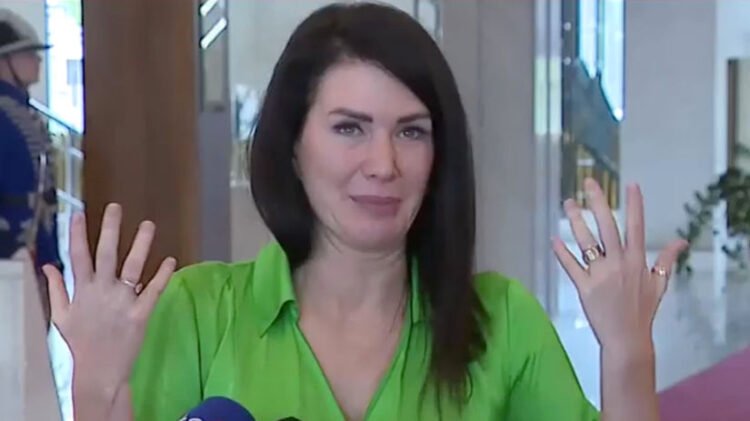 VIDEO: Tears right in front of the cameras. A moved Bittó Cigániková spoke about the end of SaS. Sulík tries to be her support – Domestic – News