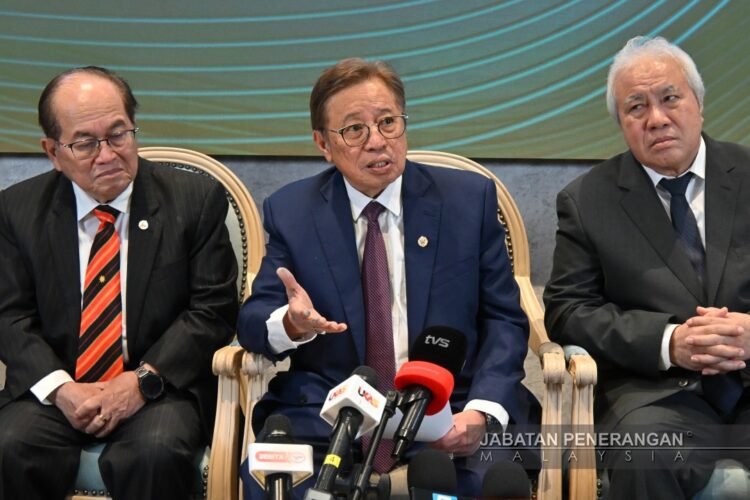 Early shift to alternative energy cushions Sarawak from global fuel price shocks, says Premier