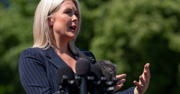 White House: US envoys will go to Pakistan on Saturday for talks with Iran