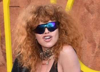 Actress Natasha Lyonne was forced to leave a plane before takeoff