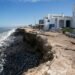 “The sea is already against the cliffs”: erosion worsens in a natural paradise and puts spas and residences at risk