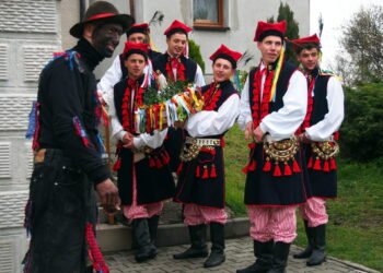 Celebrating Easter Monday in Kraków Countryside: Reviving the Age-Old Tradition of Siuda Baba