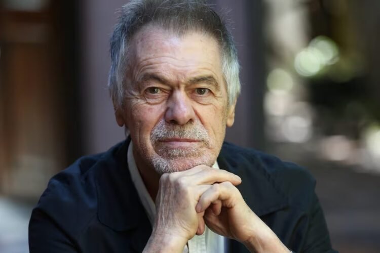 Miguel Ángel Solá: between his return to the theater, the rehabilitation of the stroke he suffered and a new love