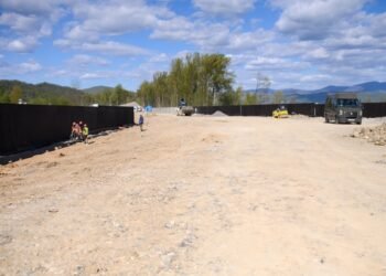 The new bridge connecting Romania and Ukraine opens. 50 million euros cost one kilometer