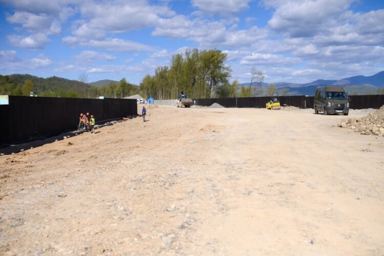 The new bridge connecting Romania and Ukraine opens. 50 million euros cost one kilometer