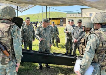 Azerbaijani Defense Ministry leadership meets personnel serving in liberated territories (PHOTO)