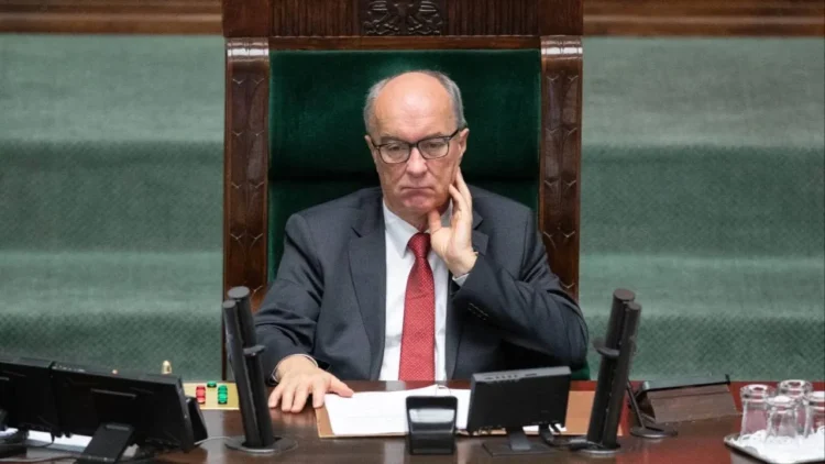 Czarzasty also barred a journalist from the Free Speech House from entering the Sejm. “A corrupt, bad man,”