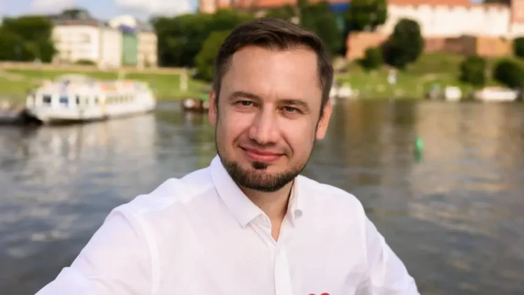 Miszalski Generous to “His Own People.” Tens of Thousands of Zlotys in Bonuses