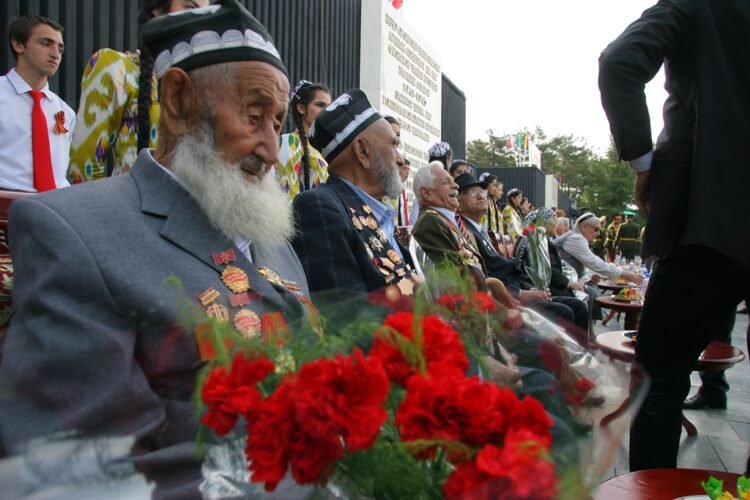 How many veterans of the Great Patriotic War are left in Tajikistan?