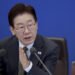 Lee urges peace based on universal human rights