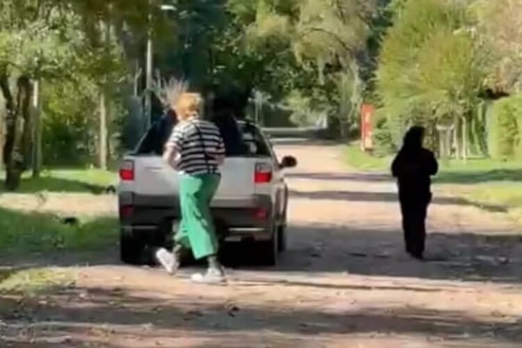Film capture. Two police officers dressed as clowns to catch a drug lord from José León Suárez