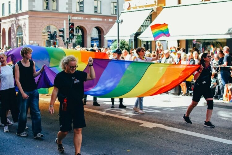 Planned 24-Hour LGBTQ Channel “Szivárvány TV” Brings Gender Propaganda to Hungary