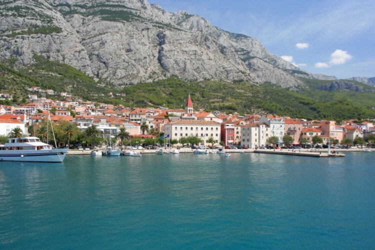 A Croat asked about the price of an apartment on the Makarska Riviera: When he got the answer, he “fell off his chair”
