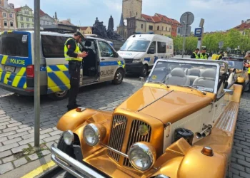 Alarming Condition of “Pseudo‑Veterans” in Prague – More Than 80 Percent of Inspected Vehicles Found with Defects