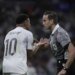Real Madrid suffers another setback and leaves the LaLiga title on a plate for Barcelona
