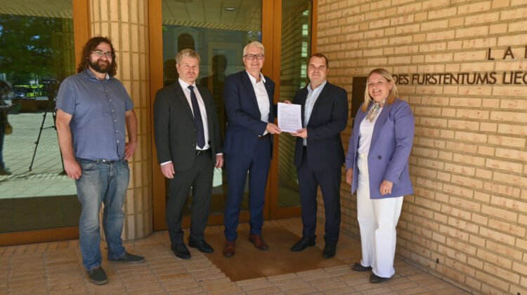Petition for bus connection – 152 signatures against cancellation of line 32
