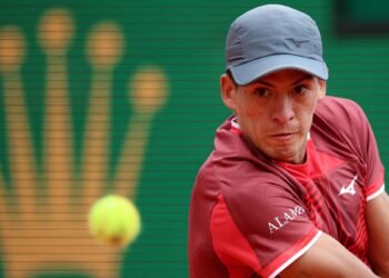 Alcaraz’s level was too much for Báez, who left a good image in his farewell to Monte Carlo